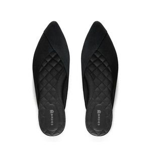 Birdies The Swan black pointed toe slide size 9.5